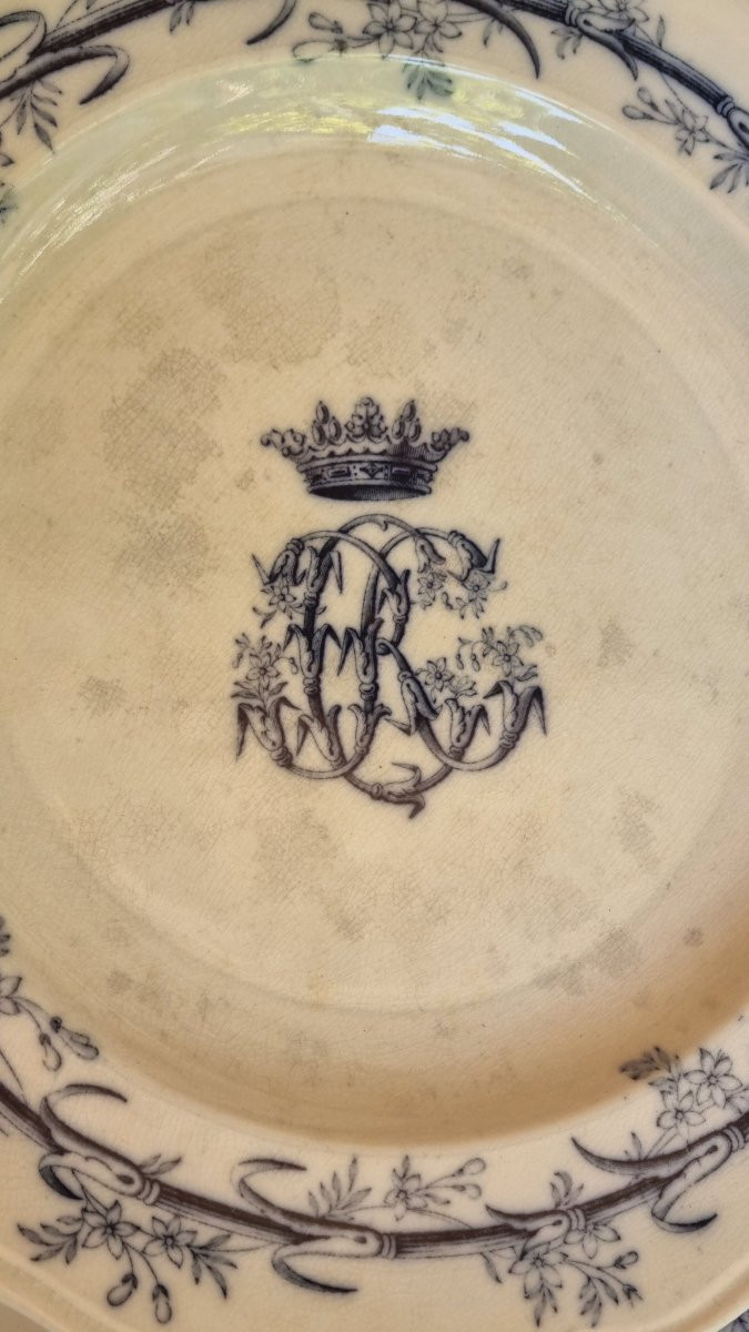 PARTIE DE SERVICE COURONNE DE MARQUIS FAIENCE ASSIETTES ARMOIRIES-photo-3