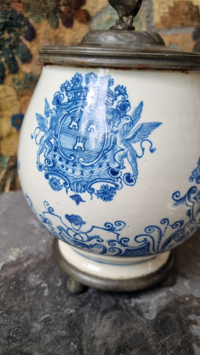 POT COUVERT AUX ARMES DE LA MARQUISE DE POMPADOUR FAÏENCE MOUSTIERS PAR SAMSON STYLE XVIIIe-photo-2