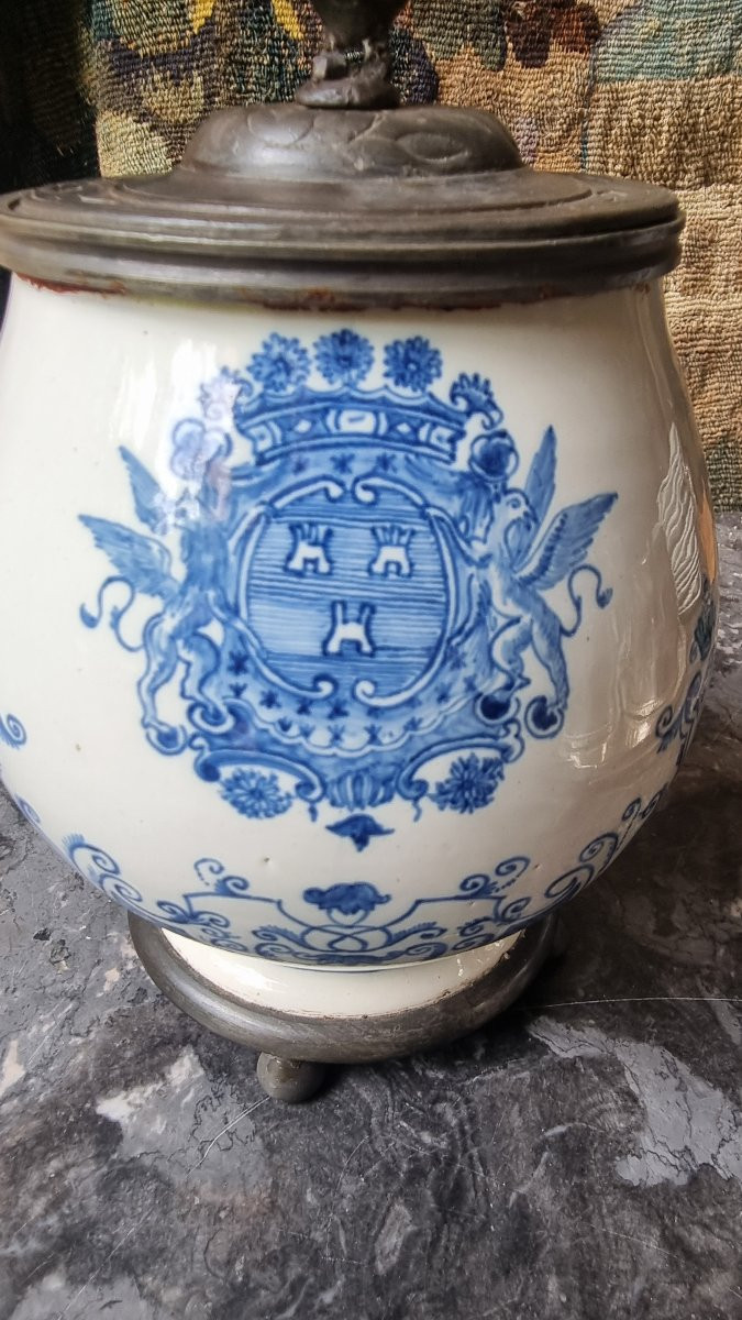 POT COUVERT AUX ARMES DE LA MARQUISE DE POMPADOUR FAÏENCE MOUSTIERS PAR SAMSON STYLE XVIIIe-photo-3