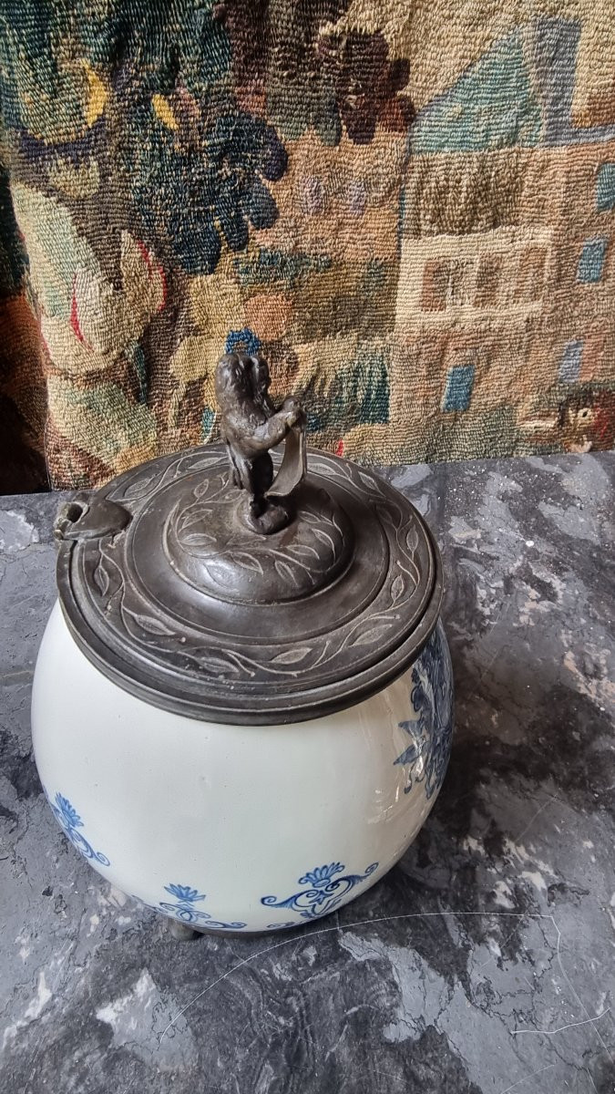 POT COUVERT AUX ARMES DE LA MARQUISE DE POMPADOUR FAÏENCE MOUSTIERS PAR SAMSON STYLE XVIIIe-photo-3