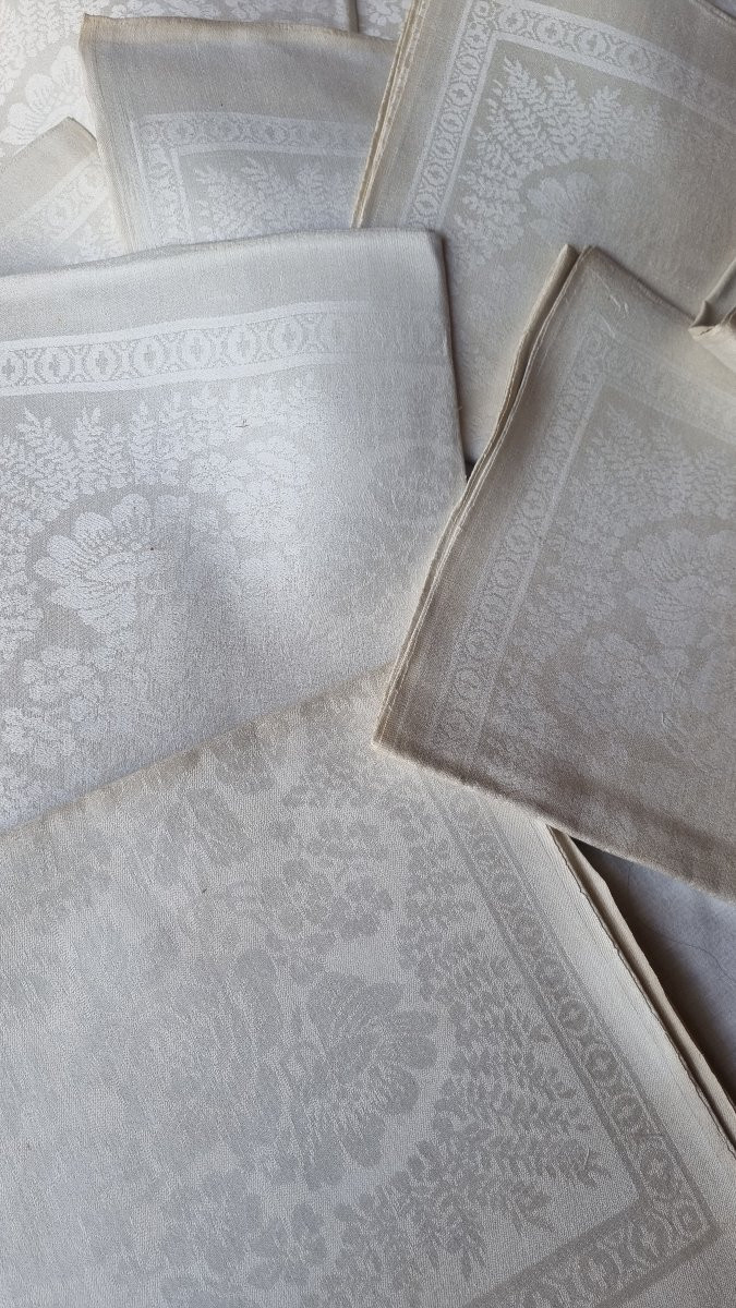 SERVICE DE TABLE NAPPE 5,50 M.ET 18 SERVIETTES EN LIN DAMASSÉ ÉPOQUE NAPOLÉON III -photo-2
