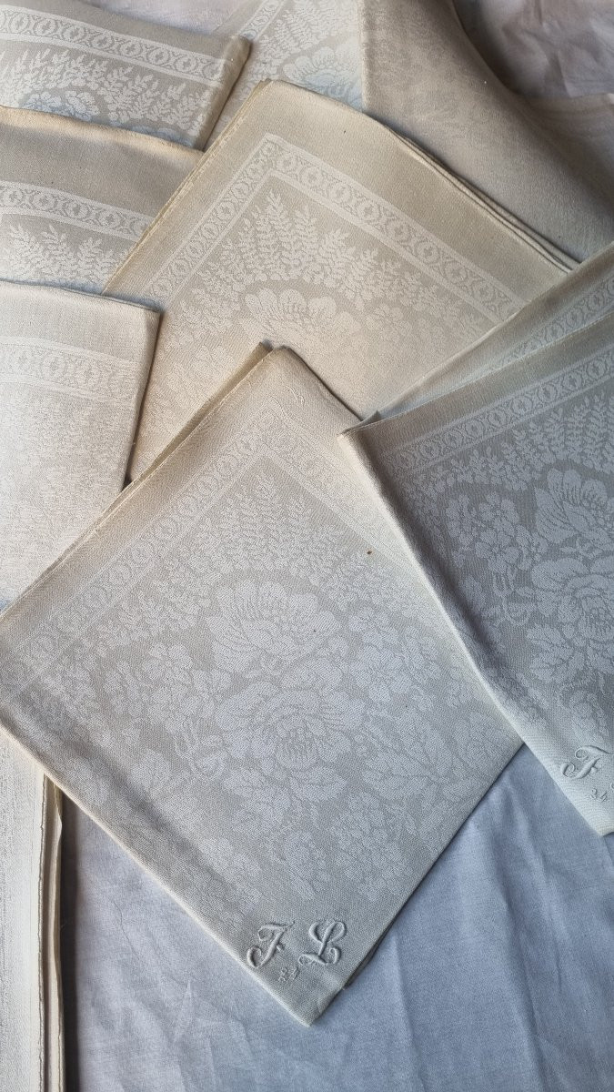 SERVICE DE TABLE NAPPE 5,50 M.ET 18 SERVIETTES EN LIN DAMASSÉ ÉPOQUE NAPOLÉON III -photo-4