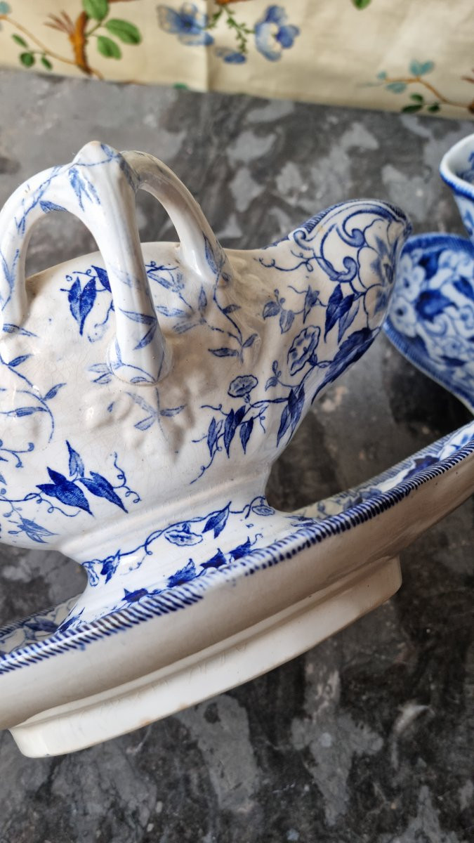 Two Fine Creil And Montereau Earthenware Sauce Boats, Flora Model-photo-3
