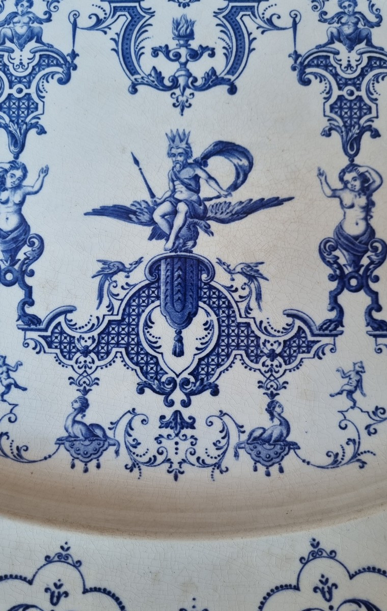 GRAND PLAT EN FAÏENCE FINE DE JULES VIEILLARD À  BORDEAUX 48 X 37 CM-photo-1