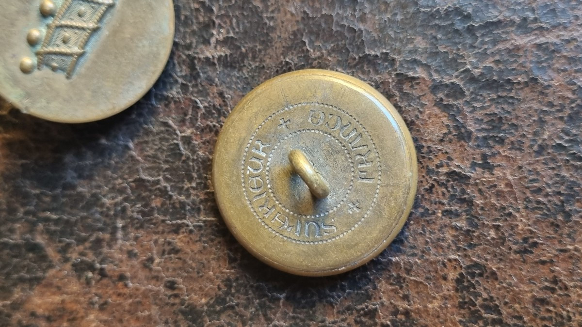 ENSEMBLE DE BOUTONS DE LIVRÉE COURONNE VICOMTE VENERIE COURONNE -photo-2