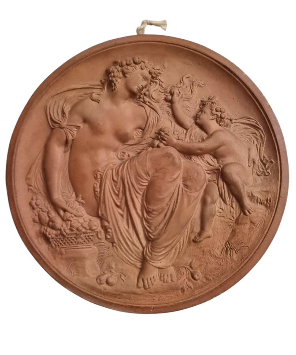 MEDAILLON EN TERRE CUITE SCENE MYTHOLOGIQUE BAS-RELIEF