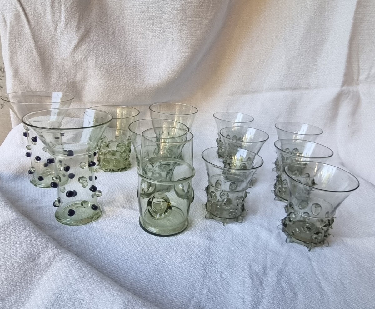 Série de 12 verres à pastilles en verre fumé ou blanc-photo-2