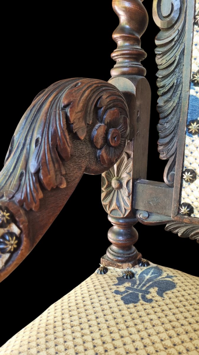 Neo Gothic Apparat Chair With Middle Round 19th Throne-photo-2