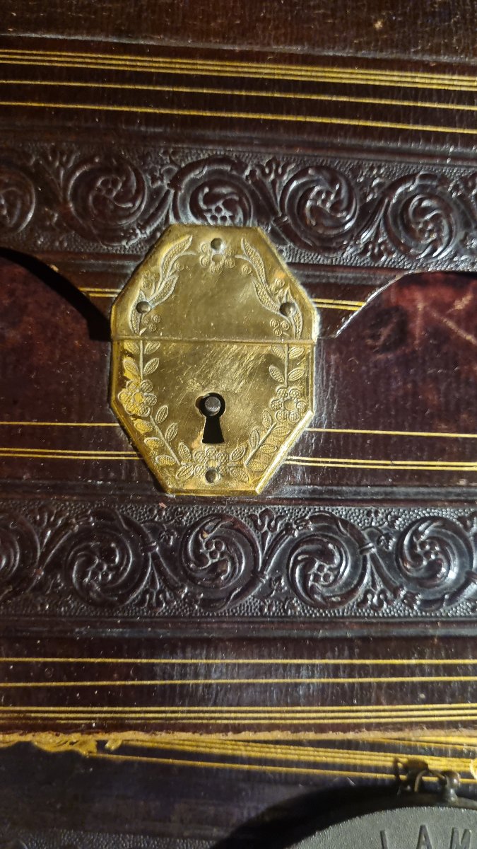 PORTEFEUILLE EN MAROQUIN SUSSE A PARIS VERS 1830/1840-photo-1