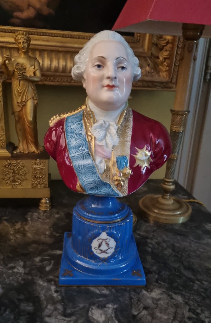 BUSTE DE LOUIS XVI EN PORCELAINE DE PARIS POLYCHROME DANS LE GOUT DE SEVRES ROYALISTE-photo-5