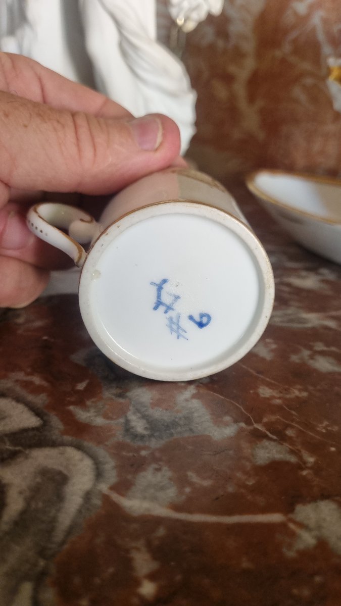 PORCELAINE DE SEVRES VERS 1770 DEMI LITRON TASSE EPOQUE XVIIIe-photo-1