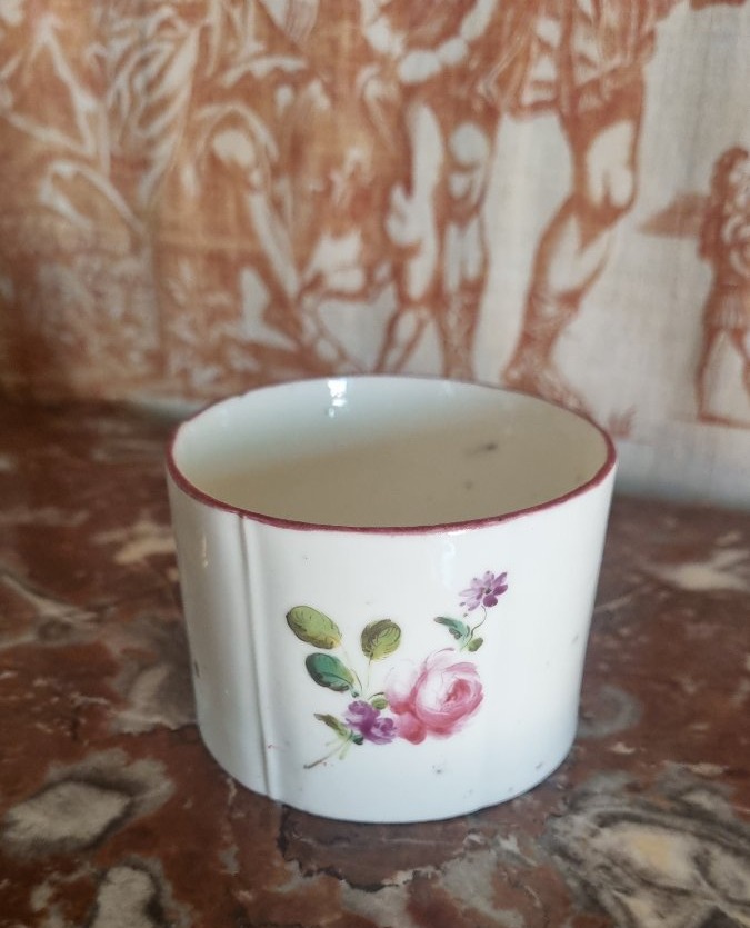 PORCELAINE DE MENNECY POT EPOQUE XVIIIe LOUIS XV DUC DE VILLEROY-photo-2