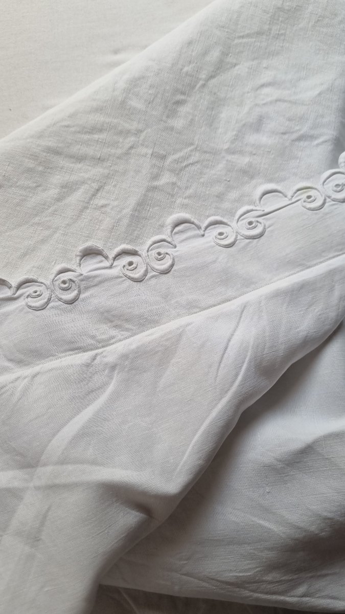 "couronne Comte" Linen Pillowcase — Vintage Linen -photo-2