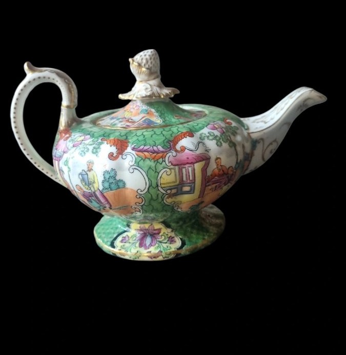 English Fine Earthenware Tea Pot, Circa 1840, With Chinese Decor