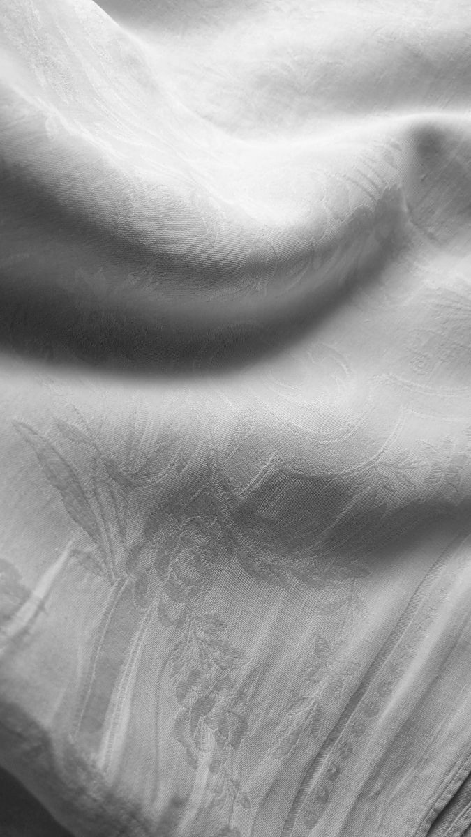 GRANDE NAPPE DE FIL DE LIN DAMASSÉ VERS 1900 410 cm  x 174 cm-photo-4
