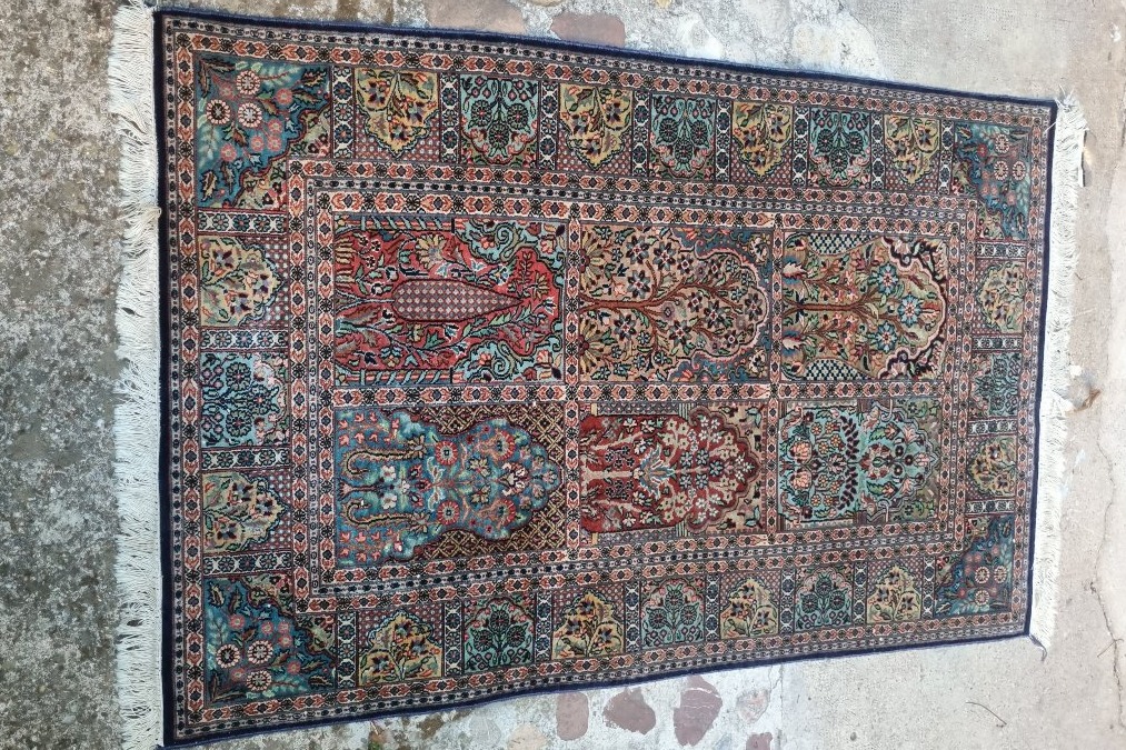 Fully Hand-knotted Silk And Cashmere Rug From The Orient   3-photo-3