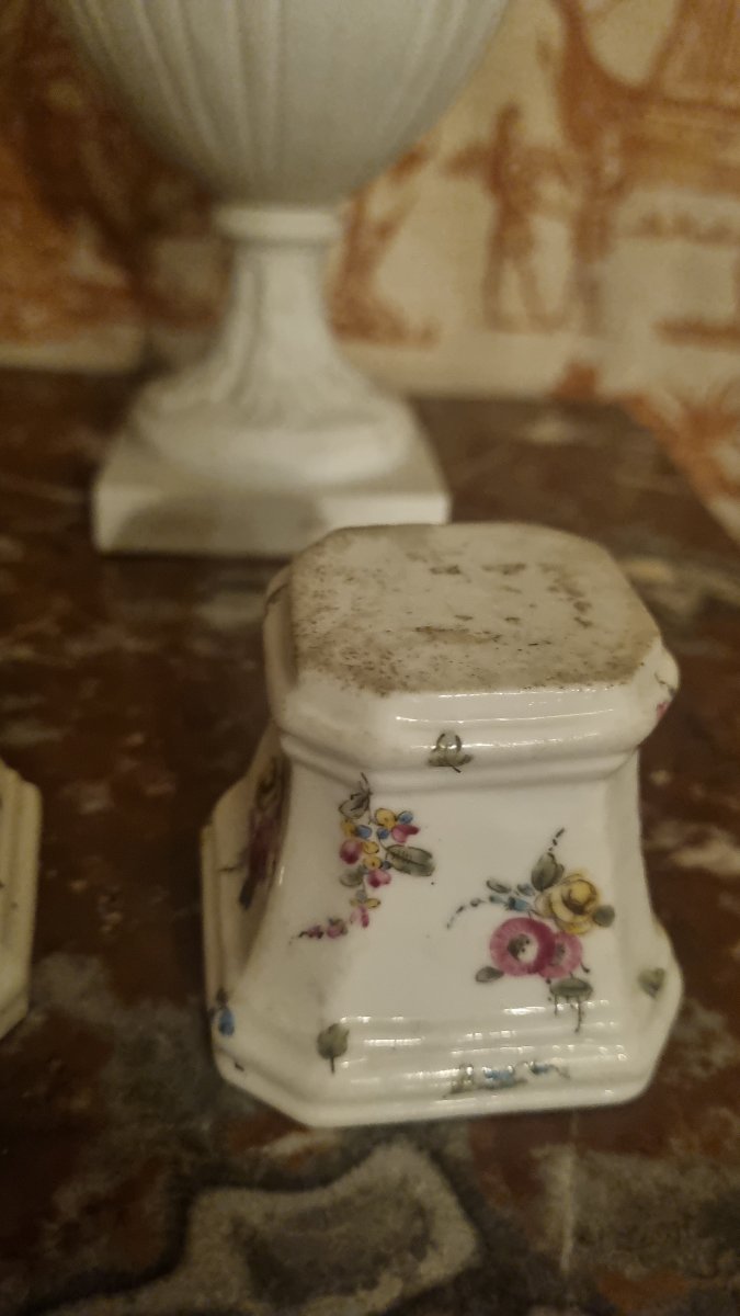 RARE PAIRE DE SOCLES EN PORCELAINE TENDRE DE MENNECY EPOQUE XVIIIe PIEDESTAL-photo-2