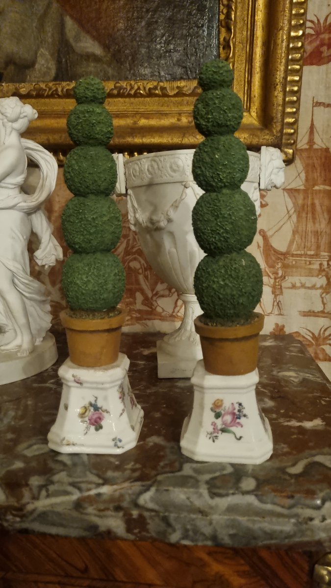 RARE PAIRE DE SOCLES EN PORCELAINE TENDRE DE MENNECY EPOQUE XVIIIe PIEDESTAL-photo-4