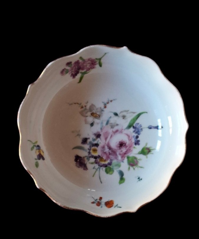 PETITE COUPE EN PORCELAINE DE MEISSEN EPOQUE XVIIIe-photo-2