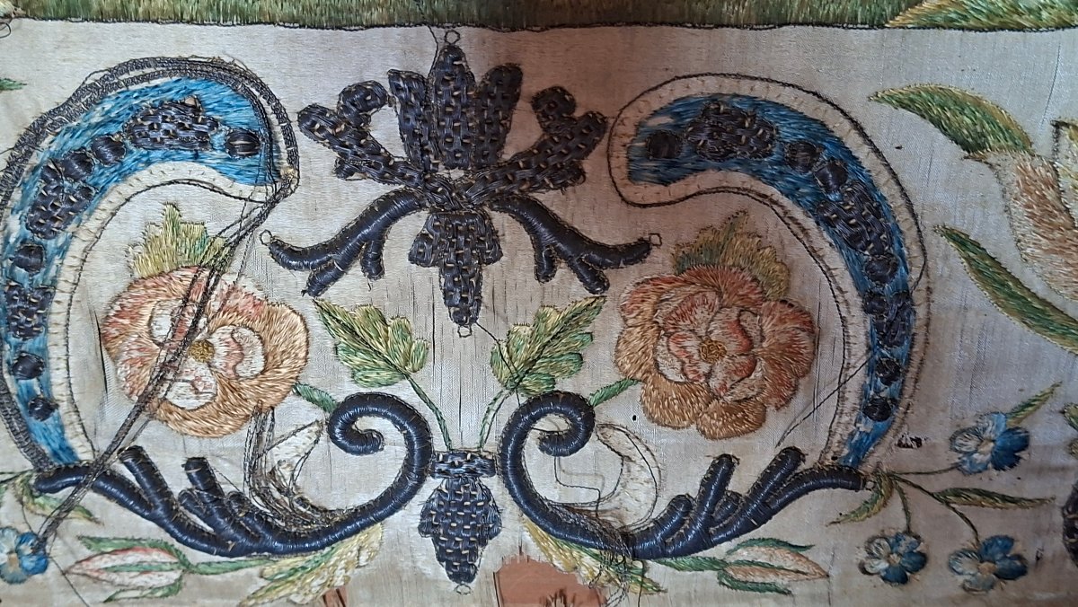 Large Embroidered Panel Depicting The Holy Shroud Of Besançon – 18th Century – Large Format (87 Cm X 52 -photo-2