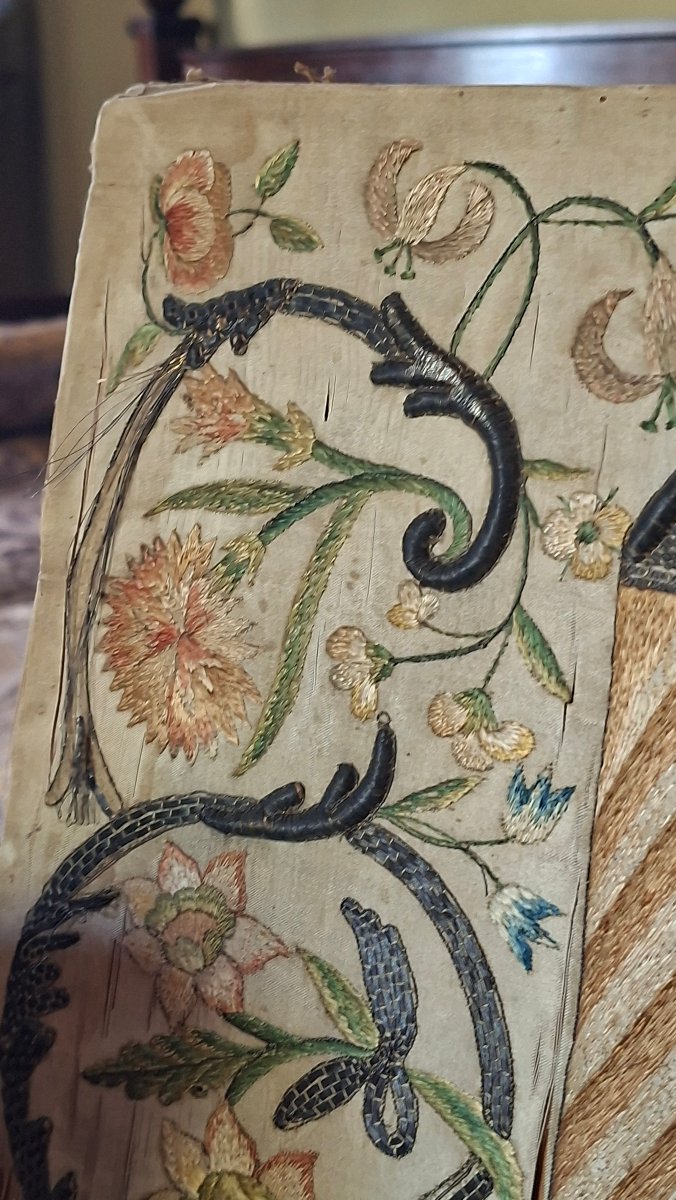 Large Embroidered Panel Depicting The Holy Shroud Of Besançon – 18th Century – Large Format (87 Cm X 52 -photo-1