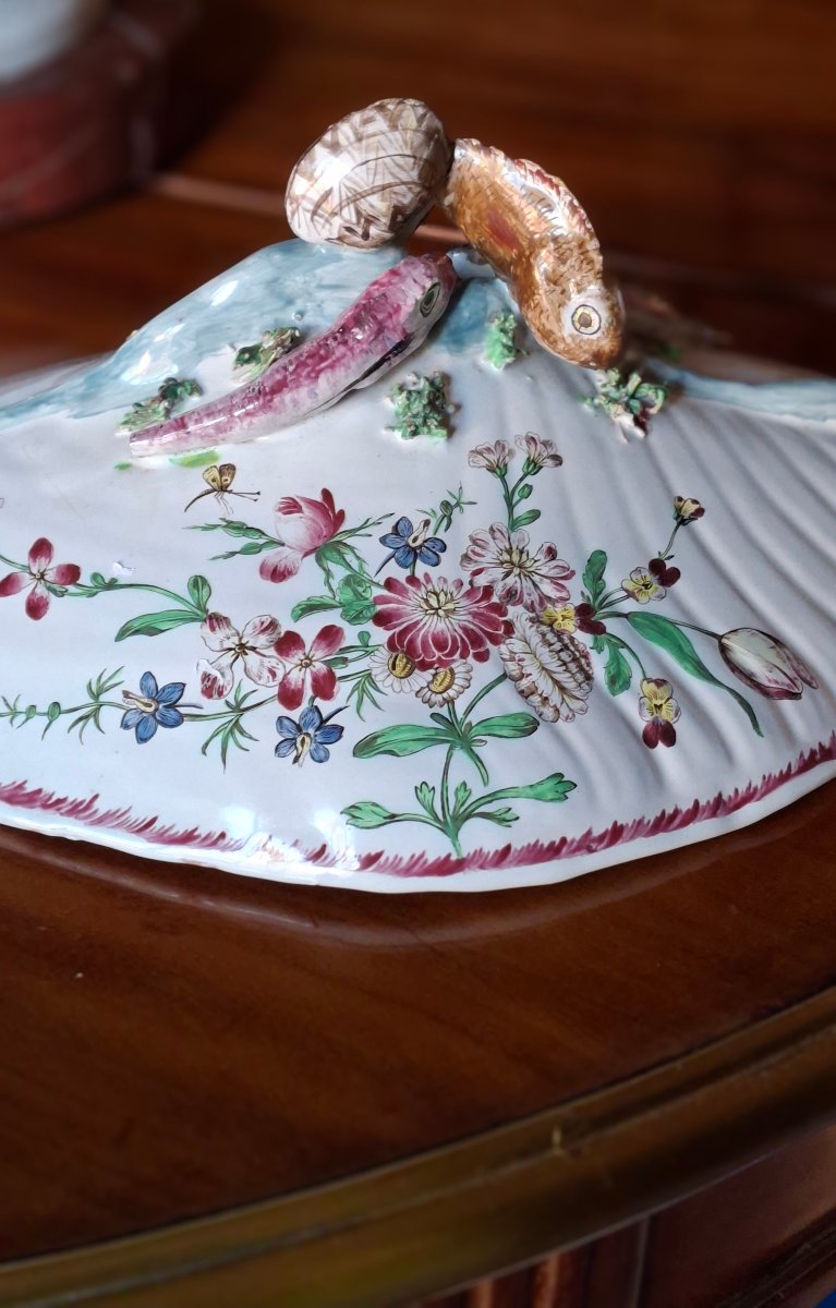 18th-century Marseille Earthenware, Veuve Perrin, Lid For A Soup Tureen, Vegetable Bowl, Terrine, Provence