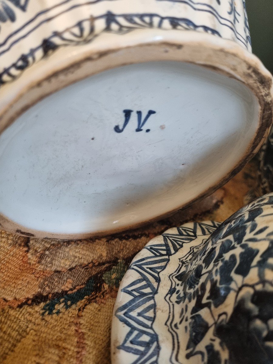 Pair Of 19th C. Delft Earthenware Pots / Covered Pots Potiche-photo-1