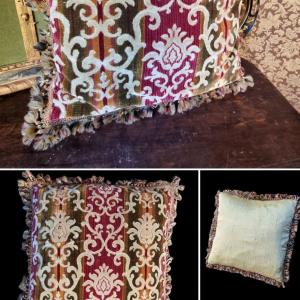 Velvet Decoration Style Cushion