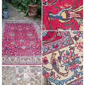 Iranian Oriental Rug Hand-knotted Persian Made Circa 1960