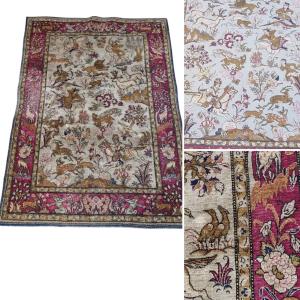 TAPIS PERSAN D'ORIENT Soie  FAIT MAIN NOUE IRAN GHOUM 1980 CHASSE CHEVAUX ANIMAUX FAUNE