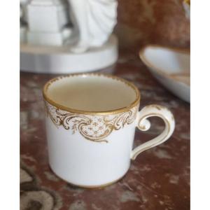 PORCELAINE DE SEVRES VERS 1770 DEMI LITRON TASSE EPOQUE XVIIIe