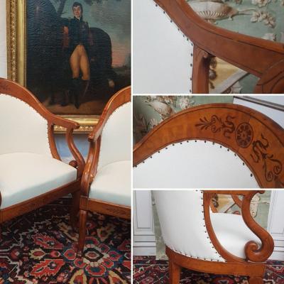 PAIRE DE FAUTEUILS GONDOLES ÉPOQUE CHARLES X ÉRABLE MOUCHETÉ BOIS CLAIR