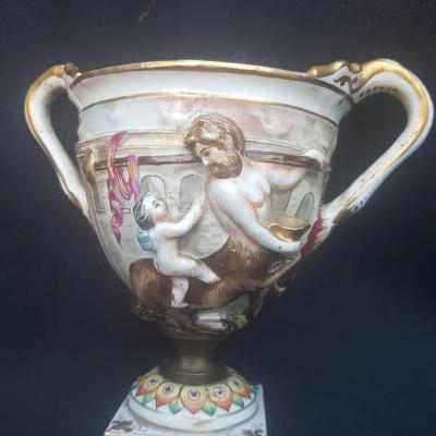 COUPE EN PORCELAINE DE CAPODIMONTE NAPLES ÉPOQUE XIXe CENTAURE