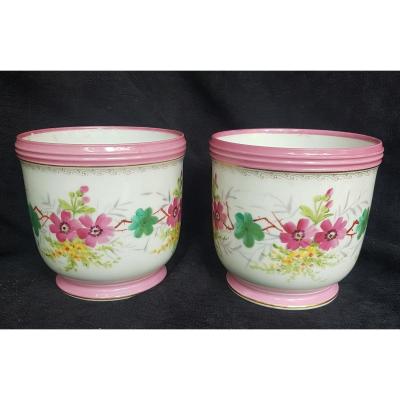 PAIRE DE CACHE-POTS EN PORCELAINE DE PARIS ÉPOQUE NAPOLÉON III