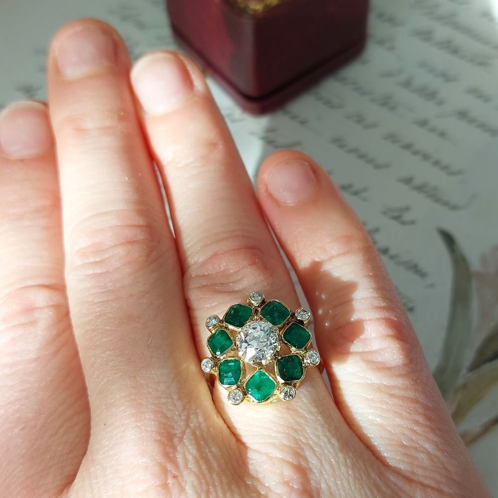 Bague vintage diamant "Hellébore" - diamants, émeraudes, or 18k - début XXè siècle. -photo-2