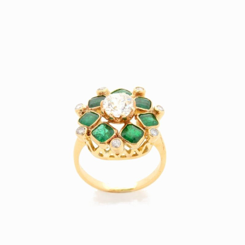 Bague vintage diamant "Hellébore" - diamants, émeraudes, or 18k - début XXè siècle. -photo-1