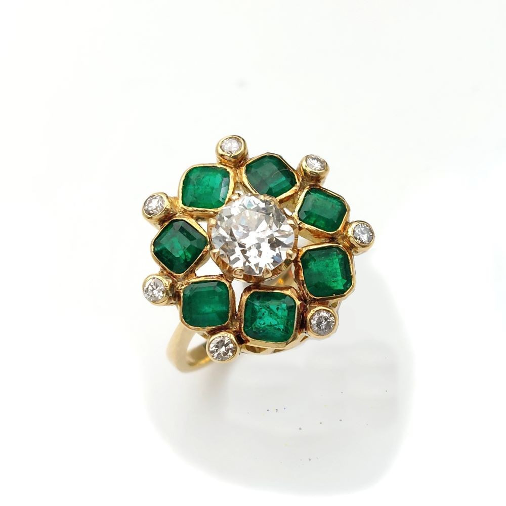 Bague vintage diamant "Hellébore" - diamants, émeraudes, or 18k - début XXè siècle. 