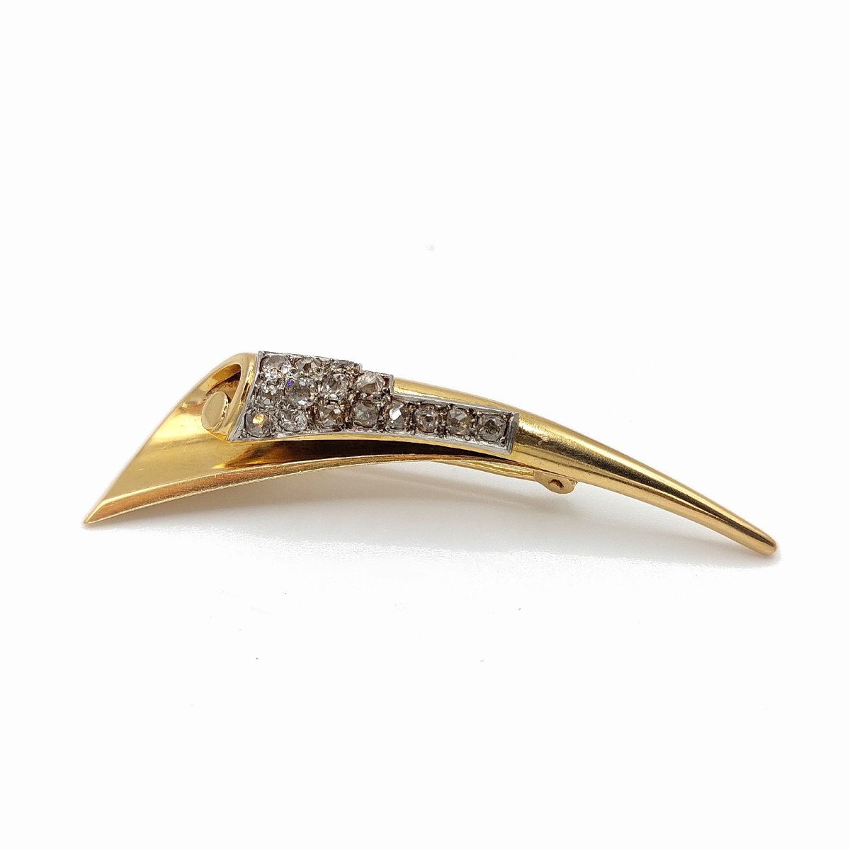 1940s Brooch In A Coiled Leaf Design—18k Gold And Diamonds-photo-1