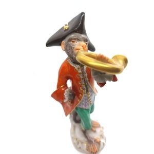 Figurine Singe Musicien "joueur De Cor" Par La Manufacture De Meissen
