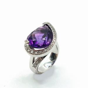 Pear-shaped Amethyst Ring With Diamonds And 18k White Gold