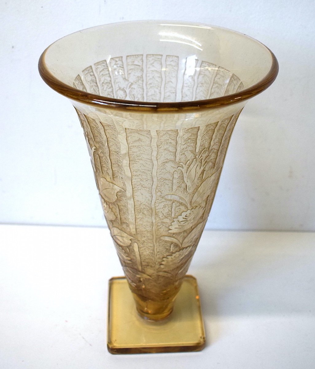 Art Deco Vase Signed Veramé Art Glassware From Metz Lorrain Art Meisenthal Circa 1925 Ref504