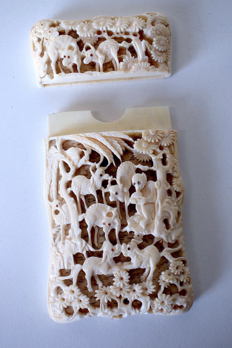étui Porte Cartes Chine Canton Ivoire Sculpté Animalier Chinois Vers 1880  XIX ème Ref629 -photo-2