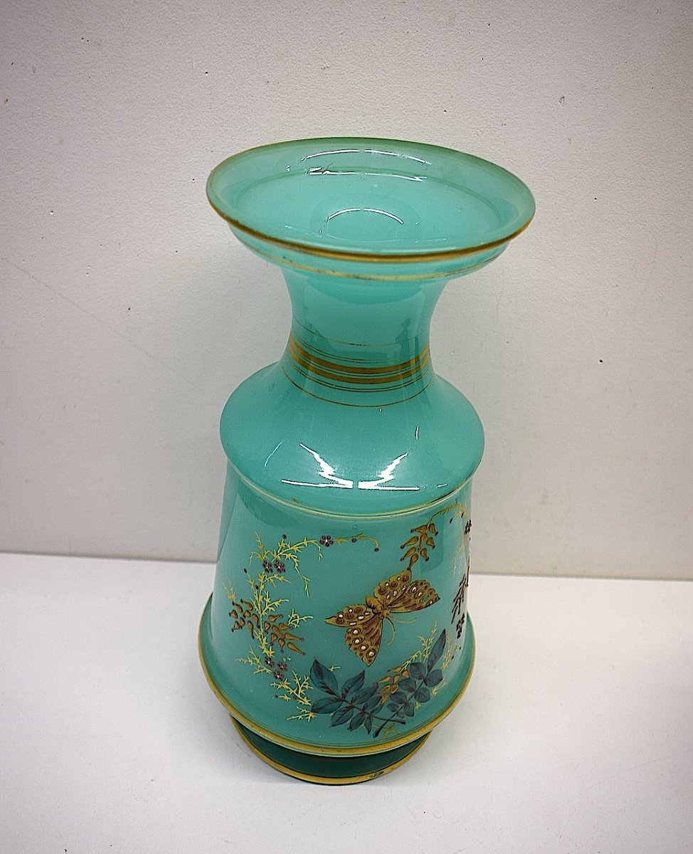 Baccarat Green Opaline Vase Enamelled With Butterfly And Flowers In Relief Mid-19th Century Ref640-photo-2
