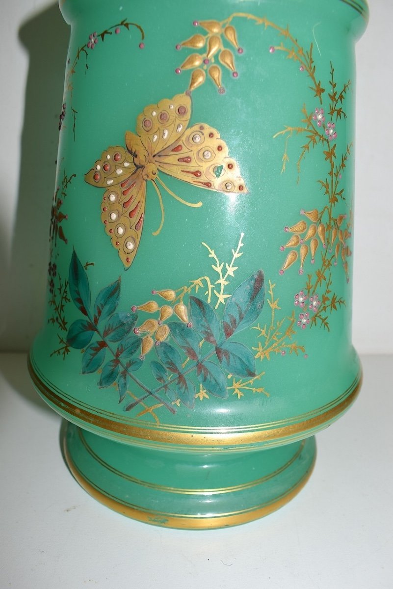Baccarat Green Opaline Vase Enamelled With Butterfly And Flowers In Relief Mid-19th Century Ref640-photo-2