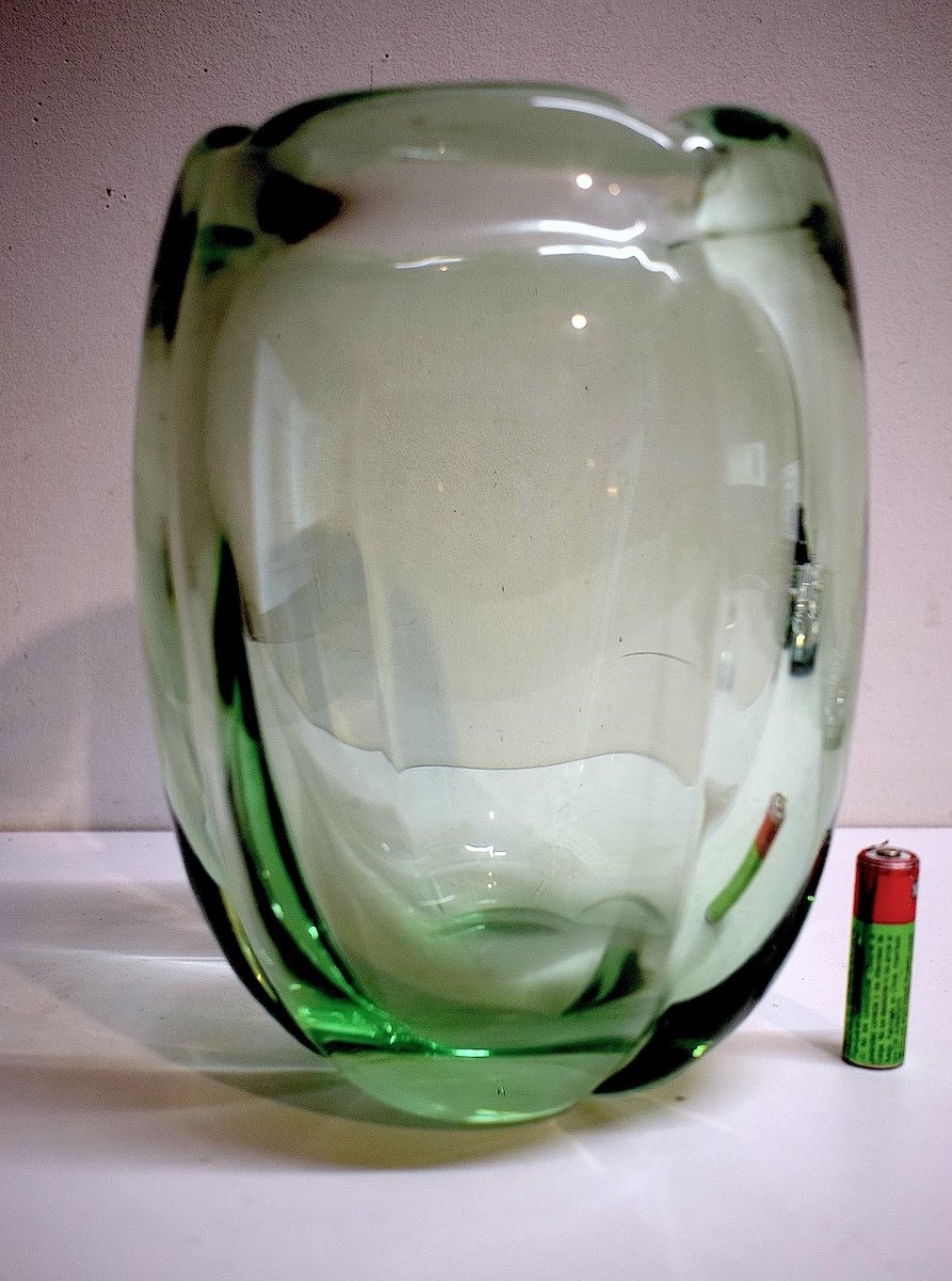 Vase DAUM NANCY FRANCE en  Cristal  Couleur Vert  Translucide  années 1950  1960  Ref730-photo-1