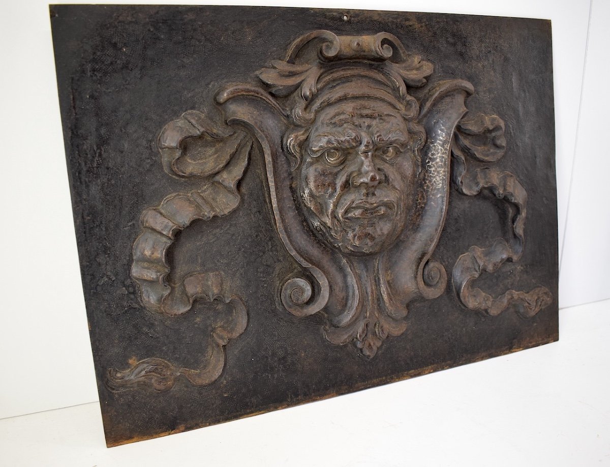 King's Jester Mascaron And Coat Of Arms On Iron Plate Italian Renaissance Style Ref1034-photo-3