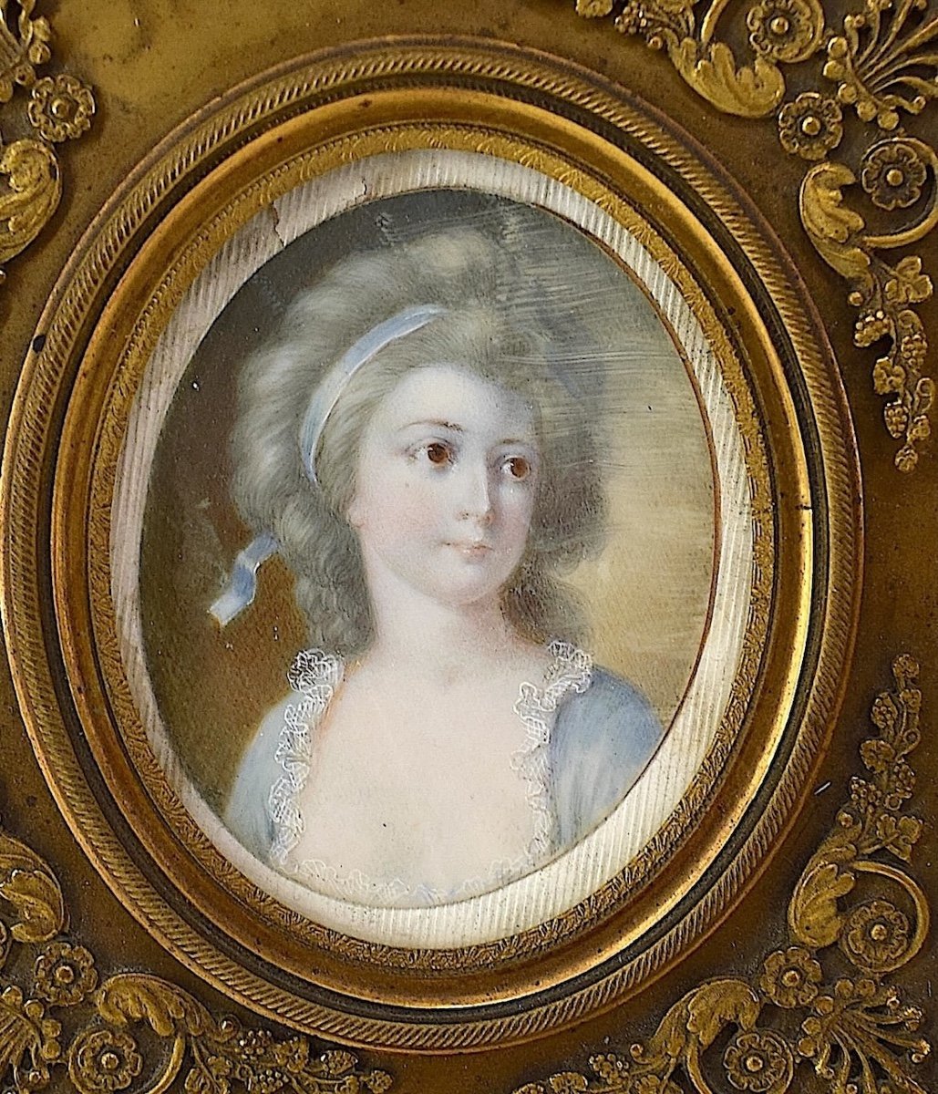 Miniature : Cadre En Bronze Doré Et Portrait De Jeune Femme  époque Empire Ref1058-photo-3