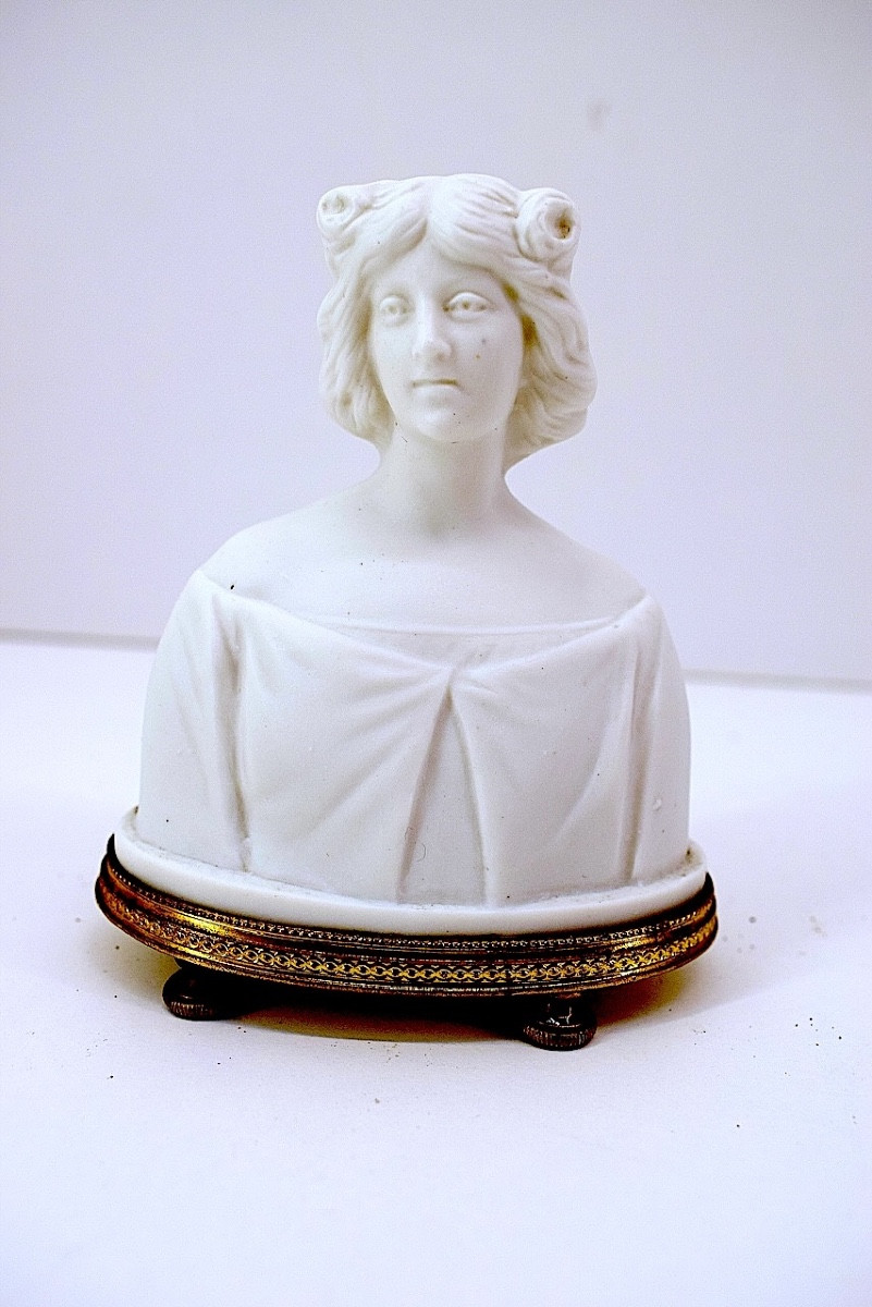 Sculpture miniature en biscuit Buste de femme Art Nouveau    ref1128