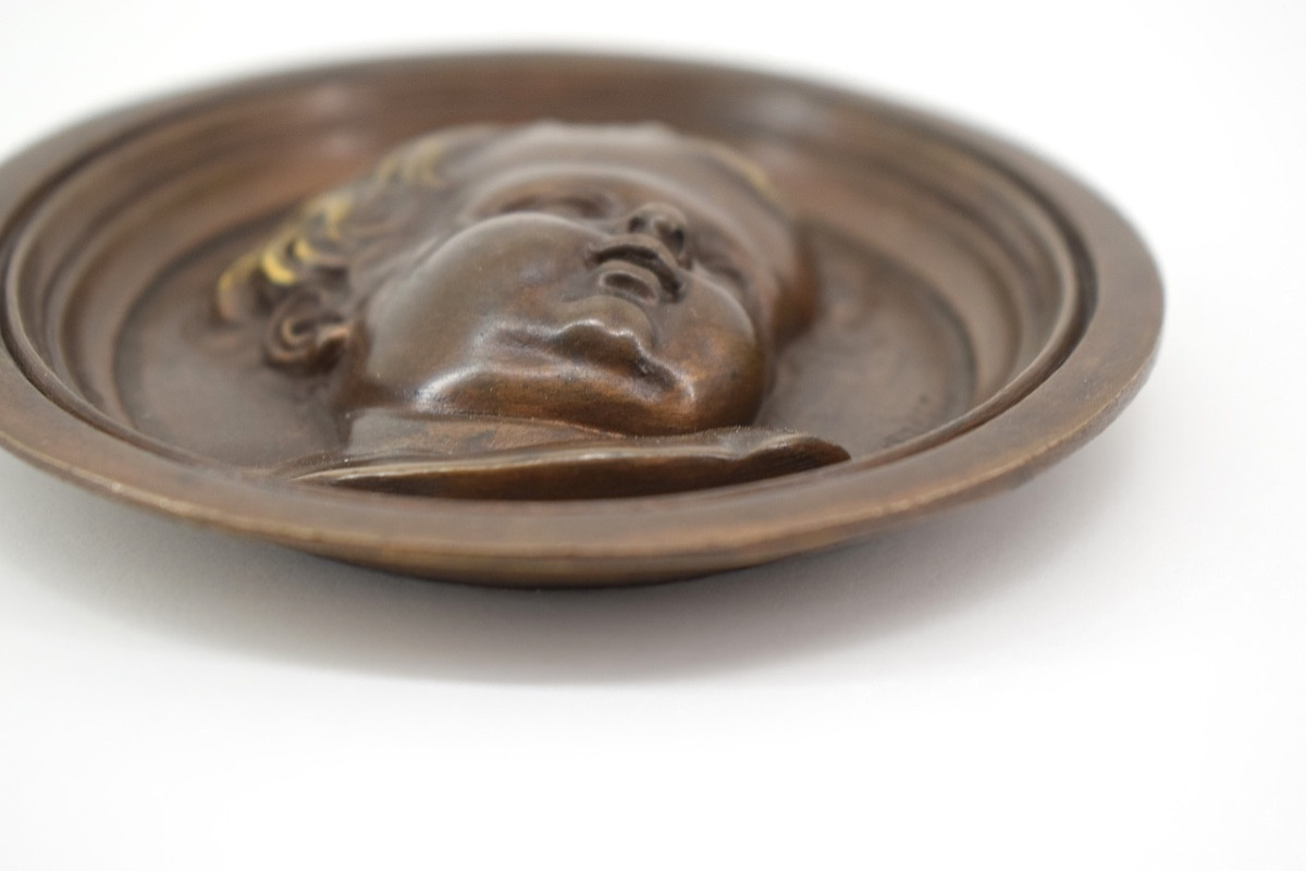 JEAN NOREST  miniature   Médaillon ovale  en bronze portrait enfant  ref1138-photo-3