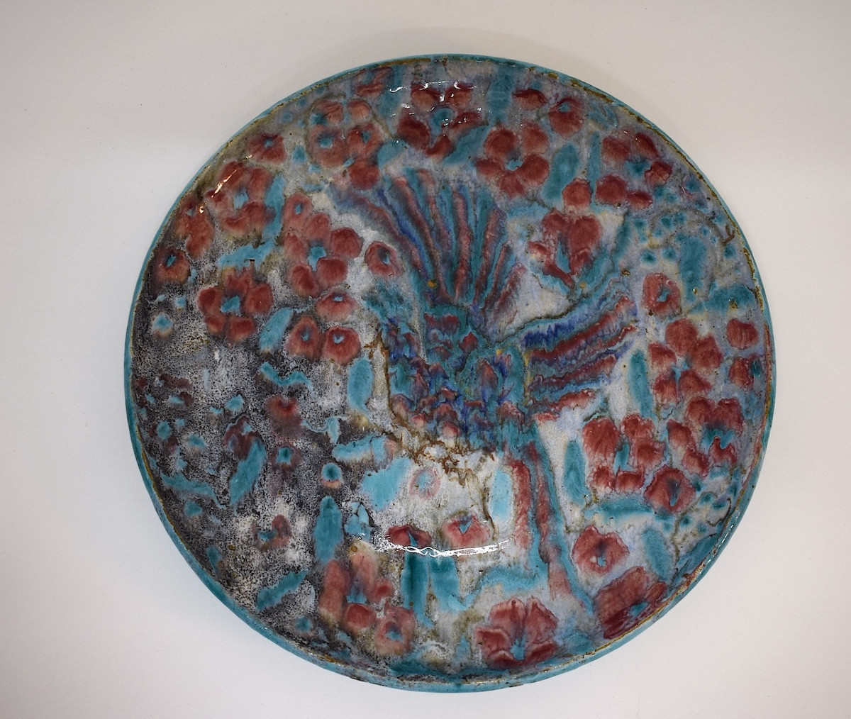 Plat Attribu&eacute; &agrave; Edouard Cazaux Fa&iuml;ence &eacute;maill&eacute;e d&eacute;cor d&#039;oiseau et fleurs ref1143